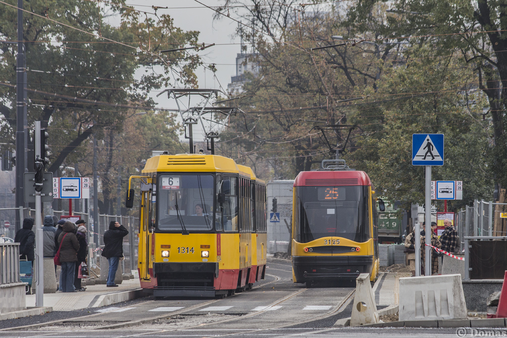 1314+1313
RuszyĹo! Tramwajowa Targowa otwarta!
