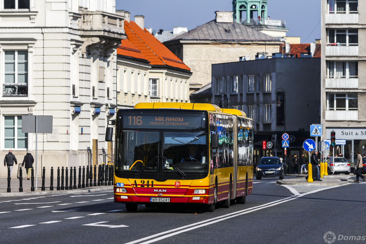 A241
Kartka z kalendarza - dzisiaj na 116 krĂłlujÄ ekologiczne pojazdy w postaci gazowcĂłw i elektrykĂłw, a jeszcze 8 lat temu moĹźna byĹo siÄ wybraÄ w dynamicznÄ przejaĹźdĹźkÄ przez caĹe miasto 360-konnym lwem.
