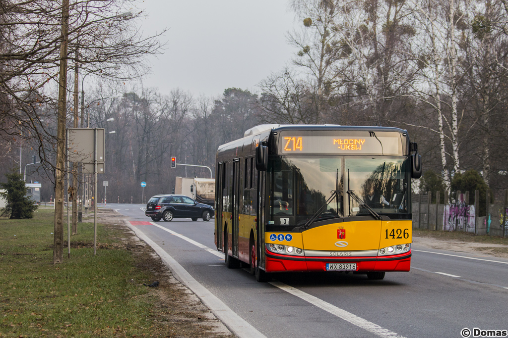 1426
Nowe Urbino 12 dojeĹźdĹźa do przystanku MĹociny-UKSW, gdzie z pomocÄ instruktora Nadzoru Ruchu z Michalczewskiego dokona manewru trĂłjkÄtowania.
