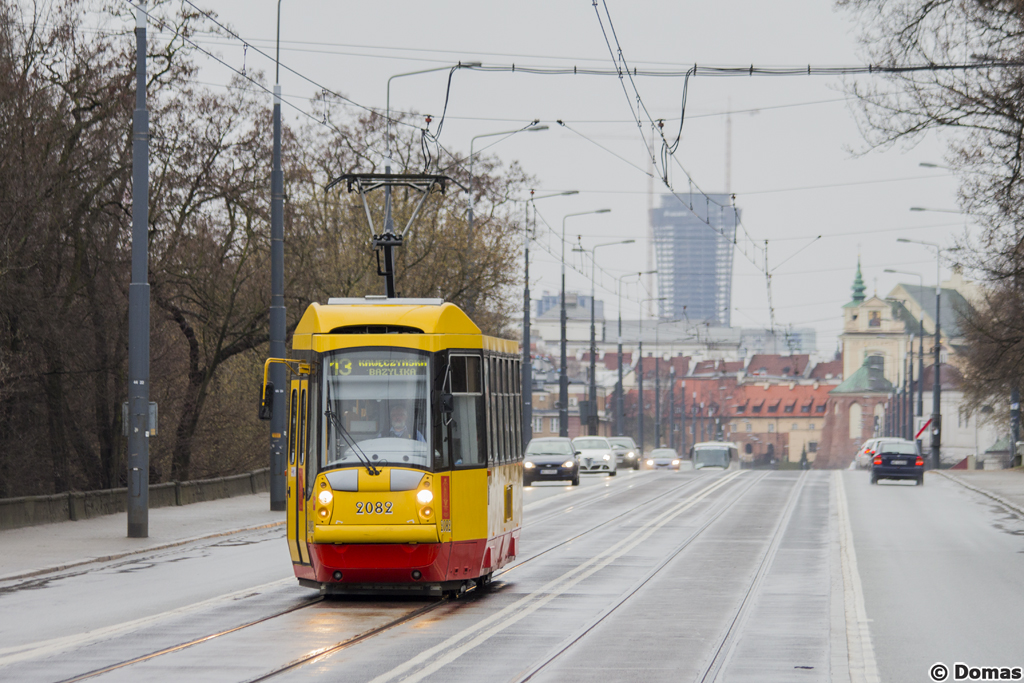 2082
W zwiÄzku z tym, iĹź drugi wagon skĹadu 2082+2083 ucierpiaĹ podczas wypadku na Broniewskiego to od kilku dni mamy do czynienia z pierwszÄ solĂłwkÄ tego typu pojazdĂłw.
