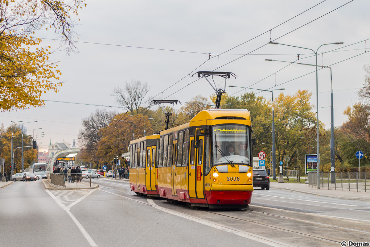 2096+2097
Jednokierunkowy objazd linii 7, 9, 22, 24 i 25 spowodowany byĹ pÄkniÄciem szyny na rondzie Dmowskiego w kierunku Pragi. Linia 25 kierowana byĹa od placu Zawiszy ulicÄ TowarowÄ, alejÄ SolidarnoĹci do placu WileĹskiego i stamtÄd juĹź swojÄ trasÄ w kierunku Annopolu.
Słowa kluczowe: objazd