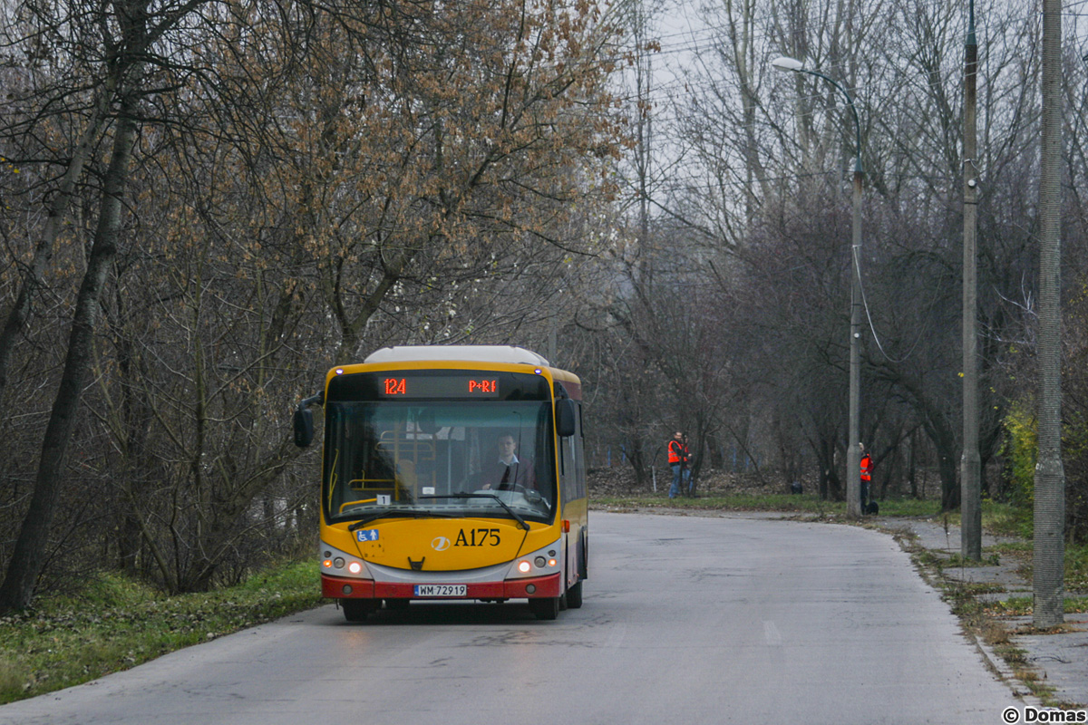 A175
Weekendowe zmniejszenie metraĹźu w zwiÄzku z objazdem przez osiedlowe uliczki w Raszynie. 
Słowa kluczowe: MOBLIBERO