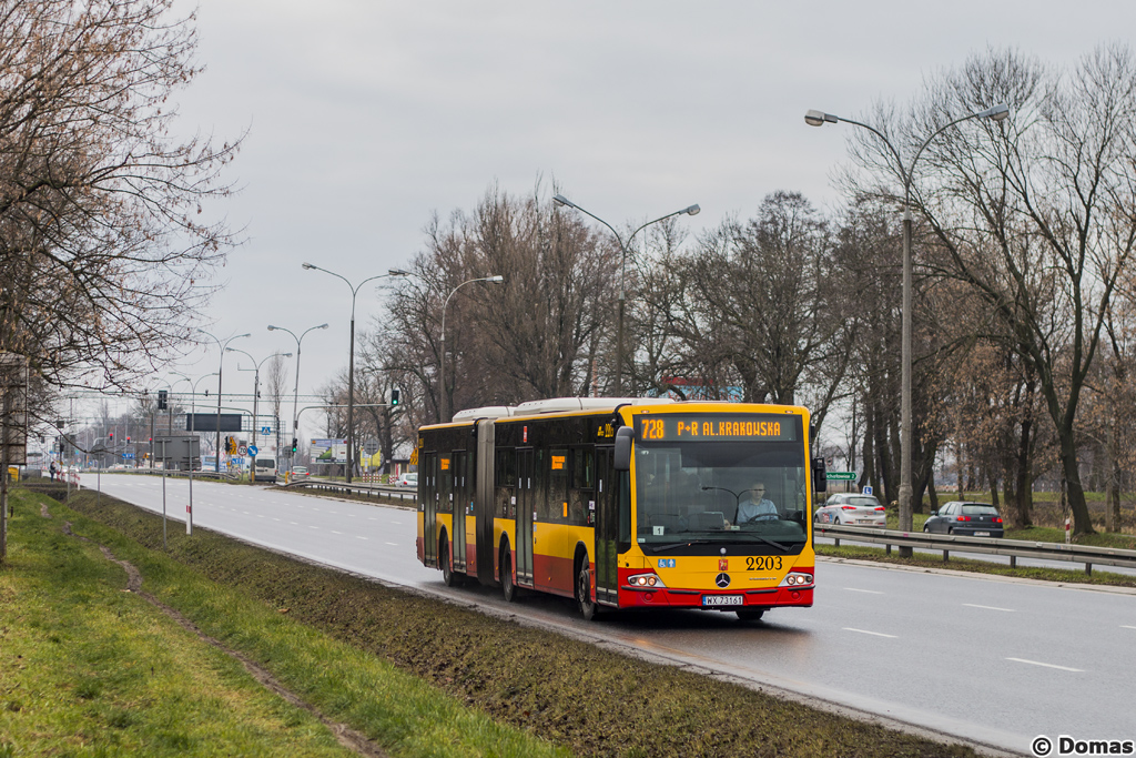 2203
Mercedes wraca ze ZĹotokĹosu.
