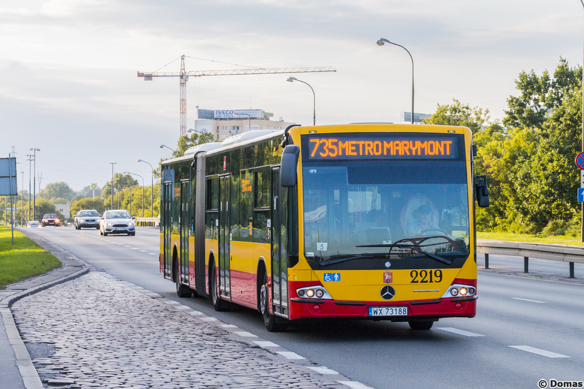 2219
W te wakacje mamy naprawdÄ urodzaj, jeĹli chodzi o dziwadĹa - dzisiaj do tego grona doĹÄczyĹa "Kleszczowa" na 735 za "StalowÄ". Kadr jest jaki jest, ale nic lepszego "ulepiÄ" nie daĹem rady. ;)
Słowa kluczowe: DziwadĹo
