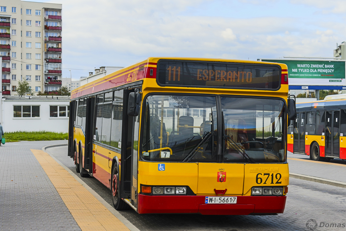 6712
KiedyĹ codziennoĹciÄ byĹy Neoplany na 111, a dzisiaj elektryki.
