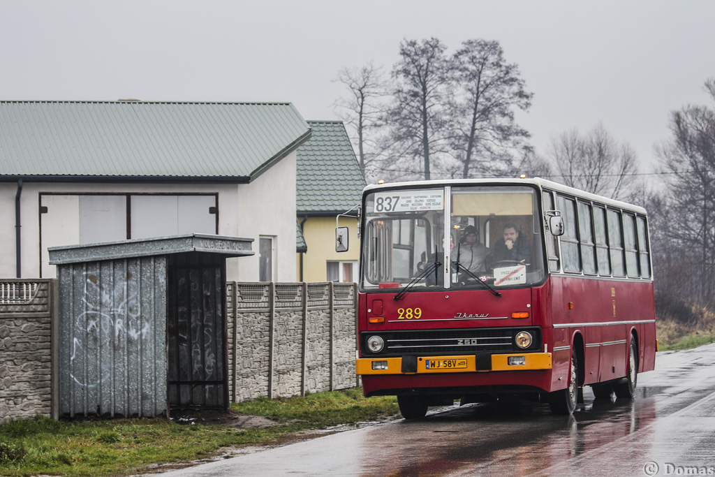 289
Ikarus przy blaszanej wiacie w Woli RÄczajskiej - normalnie zaglÄda tutaj jedynie PKS kilka razy dziennie
Słowa kluczowe: TGKMNZ1 IK260