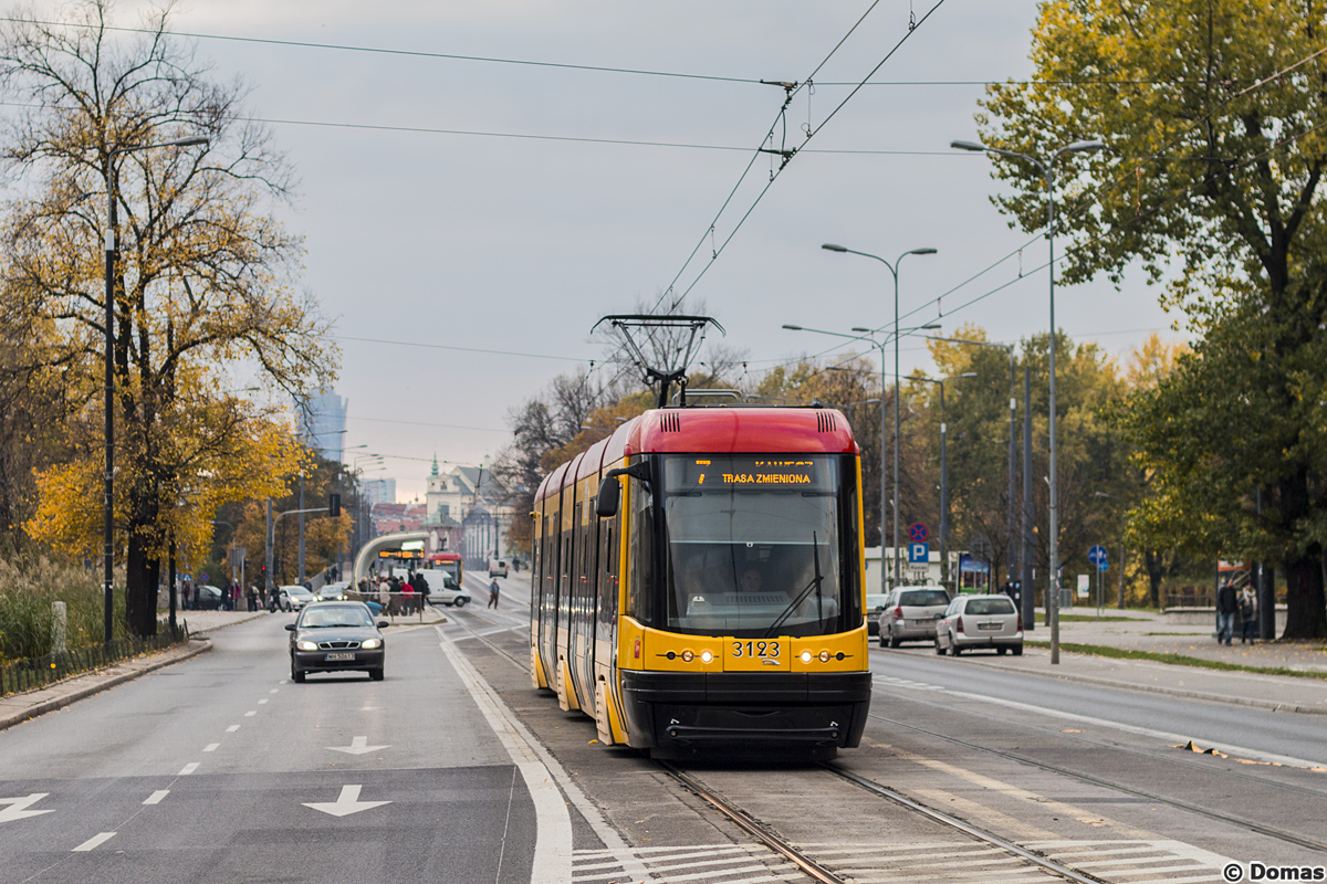 3123
Jednokierunkowy objazd linii 7, 9, 22, 24 i 25 spowodowany był pęknięciem szyny na rondzie Dmowskiego w kierunku Pragi. Linia 7 kierowana była od placu Zawiszy ulicą Towarową, aleją Solidarności do Targowej i od Kijowskiej wracała na swoją trasę.
Słowa kluczowe: objazd