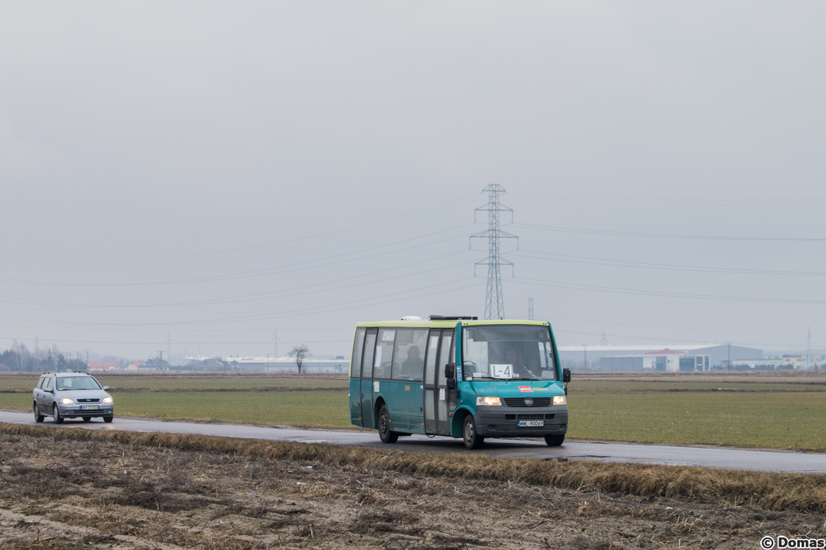 32091
Linia L-4 jest stosunkowo krĂłtka - jeĹşdzi z MysiadĹa do Lesznowoli przez NowÄ IwicznÄ oraz NowÄ WolÄ. Po rozstrzygniÄciu przetargu ma zostaÄ wydĹuĹźona do miejscowoĹci Stefanowo i kursowaÄ ma nadal wyĹÄcznie w dni powszednie co godzinÄ w szczycie i co 2 godziny poza nim.
