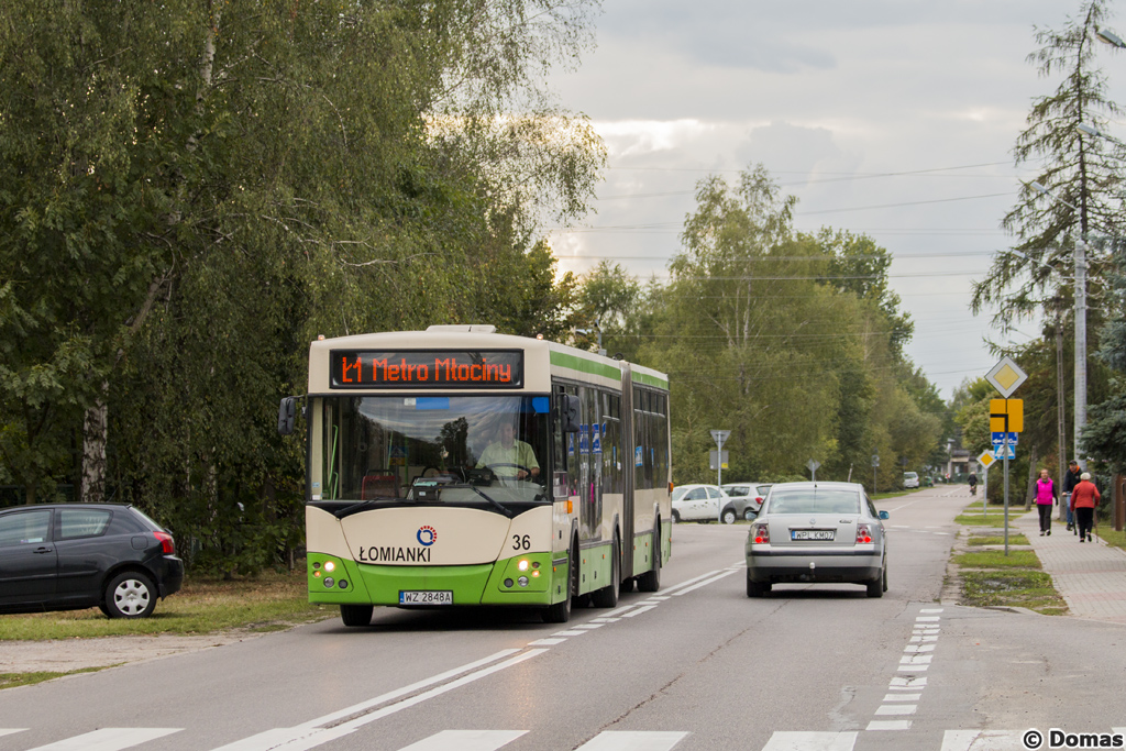 36
Jedyny przegubowiec we flocie KMĹ zbliĹźa siÄ do pierwszego przystanku na trasie z Dziekanowa LeĹnego.
Słowa kluczowe: M181