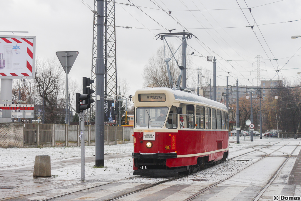 407
JuĹź w sobotni wieczĂłr miasto sobie przypomni o takich liniach jak 19 czy o takich tramwajach jak parĂłwki.. :>
Słowa kluczowe: Konstal13N
