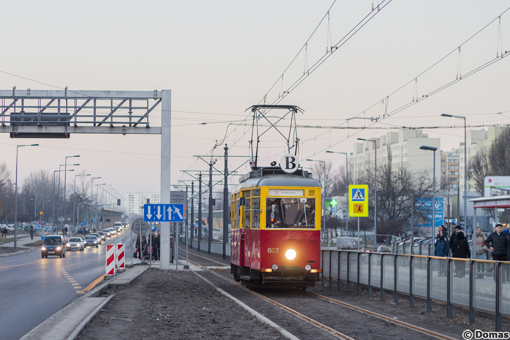 607
Jedna z dwĂłch mokotowskich brygad byĹa obsĹugiwana przez widoczny wagon.
