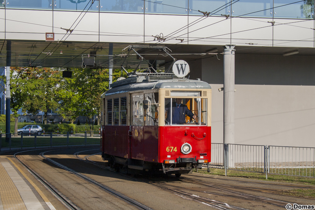 674
Zabytek wjeĹźdĹźa na pÄtlÄ Metro MĹociny, gdzie odbywaĹy siÄ Dni Transportu Publicznego 2011.
Słowa kluczowe: DTP2011