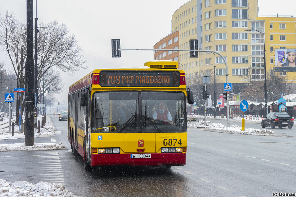 6874
Taka ciekawostka sprzed prawie 5 lat - wĂłwczas Neoplany miaĹy siÄ jeszcze dobrze i pojawiaĹy siÄ nawet, jak widaÄ, w Piasecznie.
Słowa kluczowe: N4020