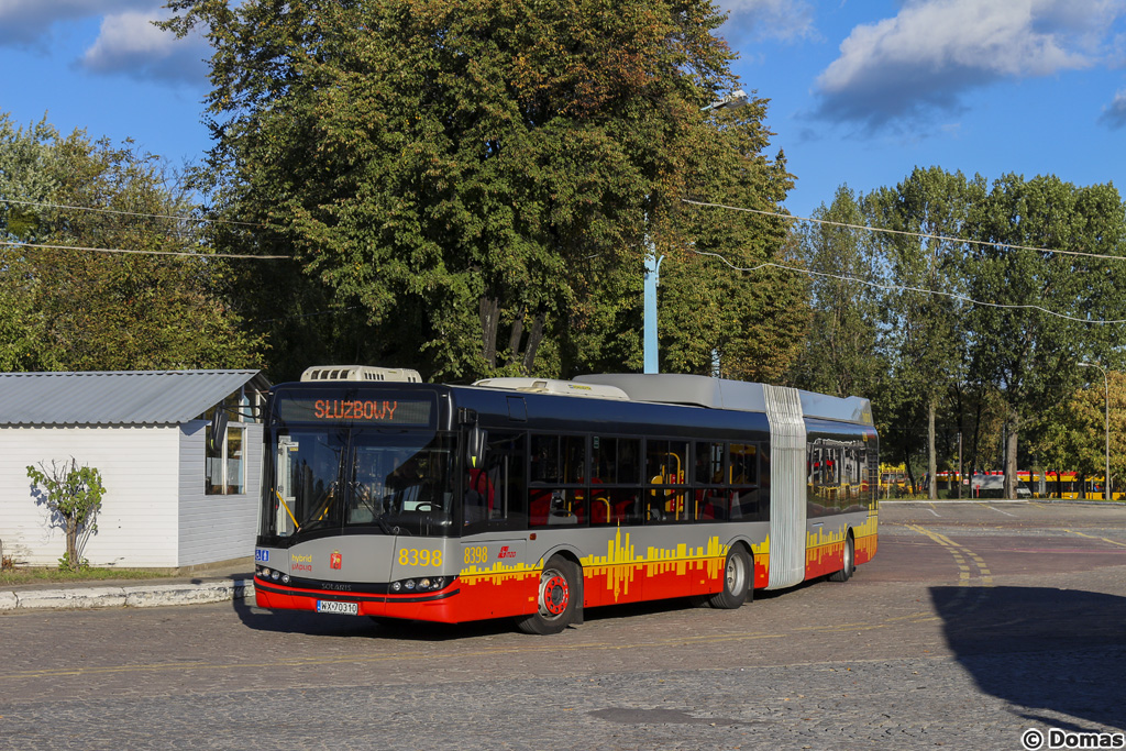 8398
Hybryda wyjeĹźdĹźa z terenu zajezdni "Woronicza" po zakoĹczonej ekspozycji z okazji Dni Transportu Publicznego 2013.
Słowa kluczowe: DTP2013