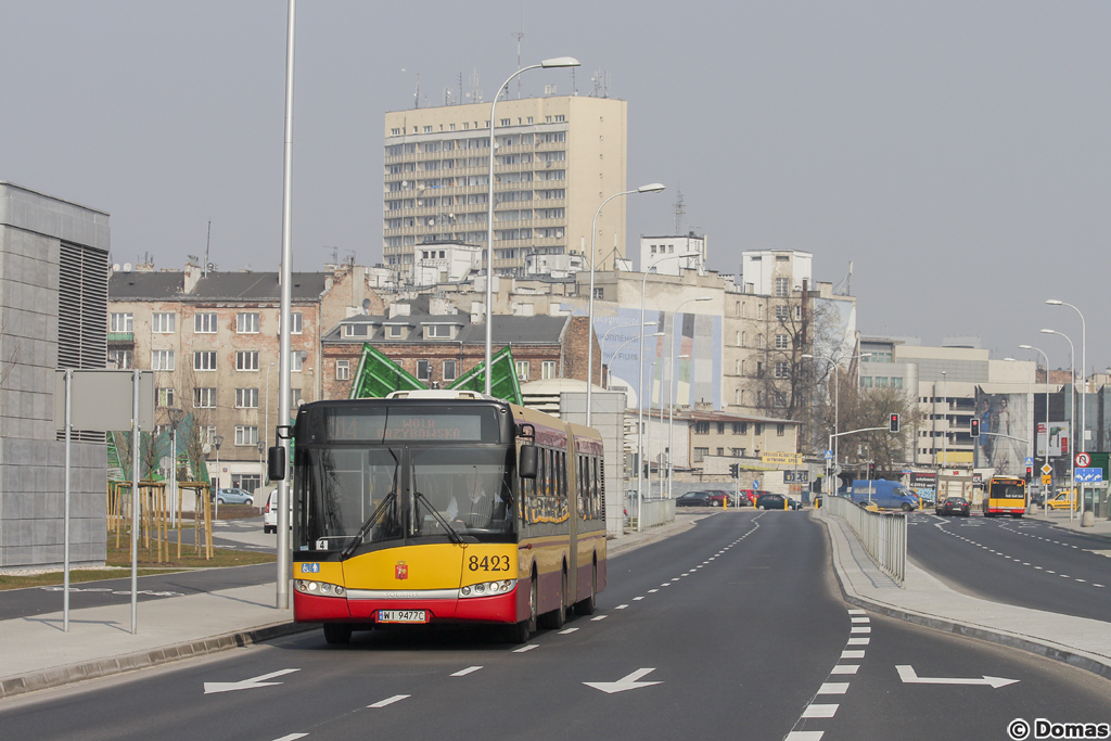 8423
PoĹÄczenie GocĹawia z drugÄ liniÄ metra zostaĹo znacznie osĹabione poprzez zabranie stÄd linii 151 i 411, ktĂłre ponownie kraĹcujÄ w centrum miasta.
