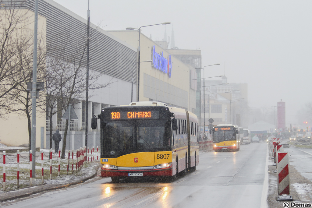 8807
Jeszcze za czasĂłw "Redutowej" - tutaj na popoĹudniowym dodatku na 190.
