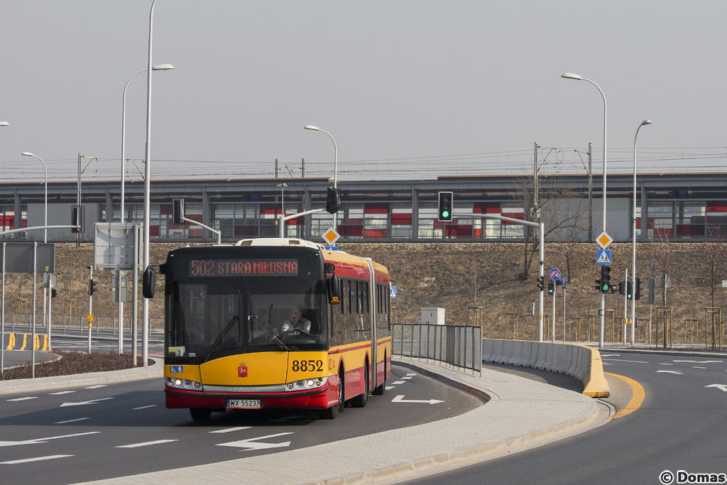 8852
Linia 502 zdecydowanie zyskaĹa na zamkniÄciu mostu Ĺazienkowskiego i przetrasowaniu do kraĹca Metro Stadion Narodowy - w szczycie zaczÄĹa jeĹşdziÄ co 15 minut, a nie tak jak dotychczas, czyli co 30 minut.
