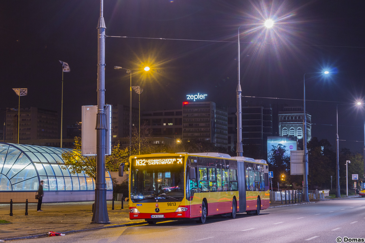 9813
Czasami zdarza siÄ, Ĺźe MZA nie ma ludzi na nocnÄ rezerwÄ czynnÄ i wystawia jÄ... Mobilis. Tej nocy tak byĹo, dziÄki czemu mogliĹmy uĹwiadczyÄ Mobilis na N32 nad ranem.
