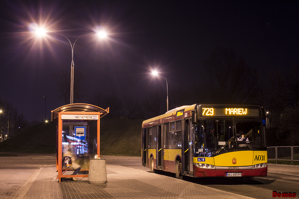 A031
Widoczna na zdjÄciu brygada jest dosyÄ ciekawym ĹÄczeniem, bo umoĹźliwia zĹapanie na linii 719 krĂłtkiego Solarisa wczesnym porankiem lub pĂłĹşnym wieczorem. Wykonuje ona pĂłĹkurs jako 719 z Leszna o 4:20, potem caĹy dzieĹ jeĹşdzi na widocznej linii, a pod wieczĂłr ponownie wykonuje kĂłĹko (22:34 - 0:21) na 719.
Słowa kluczowe: MOBSU12_2