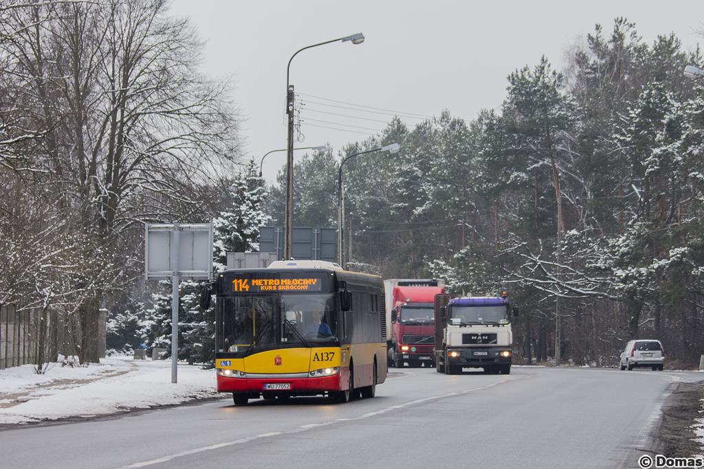 A137
KolejnÄ nowoĹciÄ w obsĹudze sÄ Urbino 12 na 114 (br. 16 i 018) z Mobilisu. WczeĹniej rĂłwnieĹź siÄ pojawiaĹy tutaj U12, ale z nowszego kontraktu.
Słowa kluczowe: MOBSU12_1