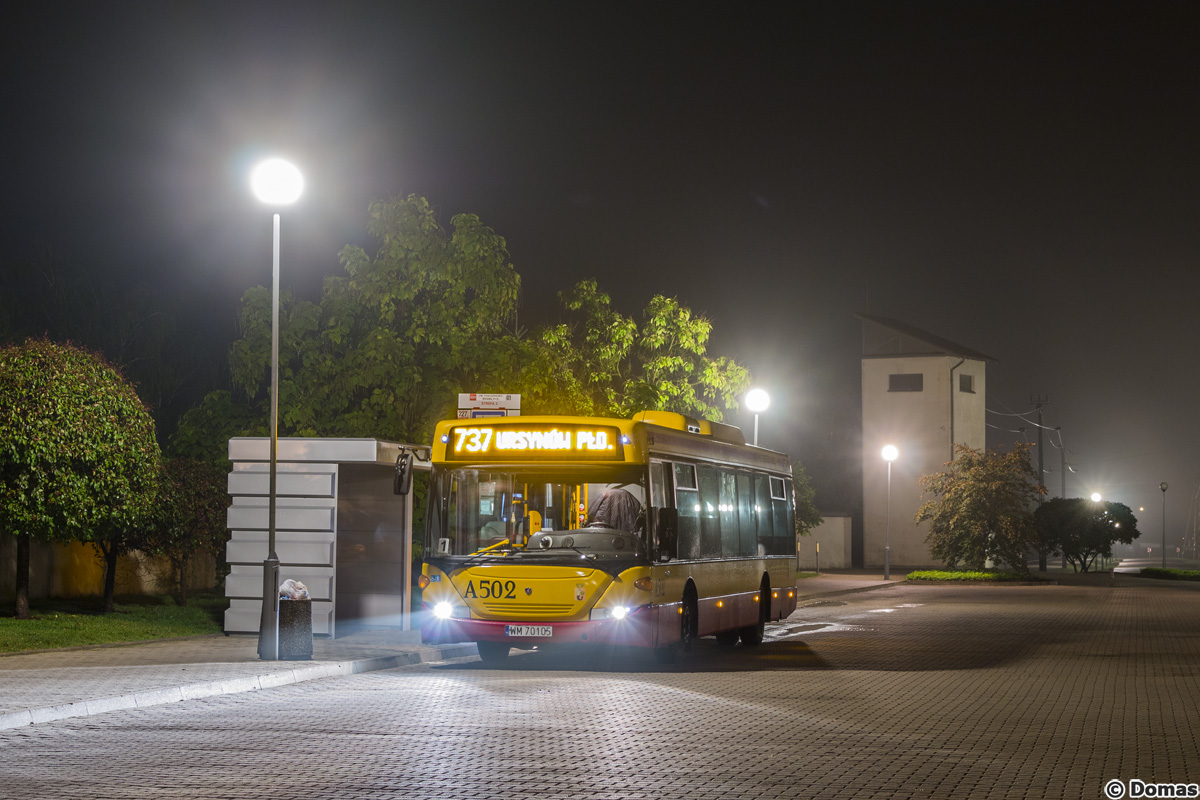 A502
W zwiÄzku z zamkniÄciem przejazdu kolejowego na ulicy Karczunkowskiej i udostÄpnieniem przystankĂłw na ulicy Baletowej likwidacji ulegĹa linia 809, ktĂłra zostaĹa zastÄpiona nowÄ - 737. Czy jest to zmiana na lepsze? Na pewno dla pasaĹźerĂłw na odcinku od przystanku PostÄpu w Lesznowoli do przystanku ZgorzaĹa, ktĂłrzy dostali w miarÄ regularnÄ liniÄ przez caĹy tydzieĹ. Mam pewne wÄtpliwoĹci jednak co do potrzeby jazdy o tak pĂłĹşniej godzinie (zdjÄcie wykonane chwilÄ przed 23) do cmentarza PoĹudniowego - autobus mĂłgĹby spokojnie zawrĂłciÄ gdzieĹ wczeĹniej, np. w Bobrowcu czy WĹadysĹawowie.
