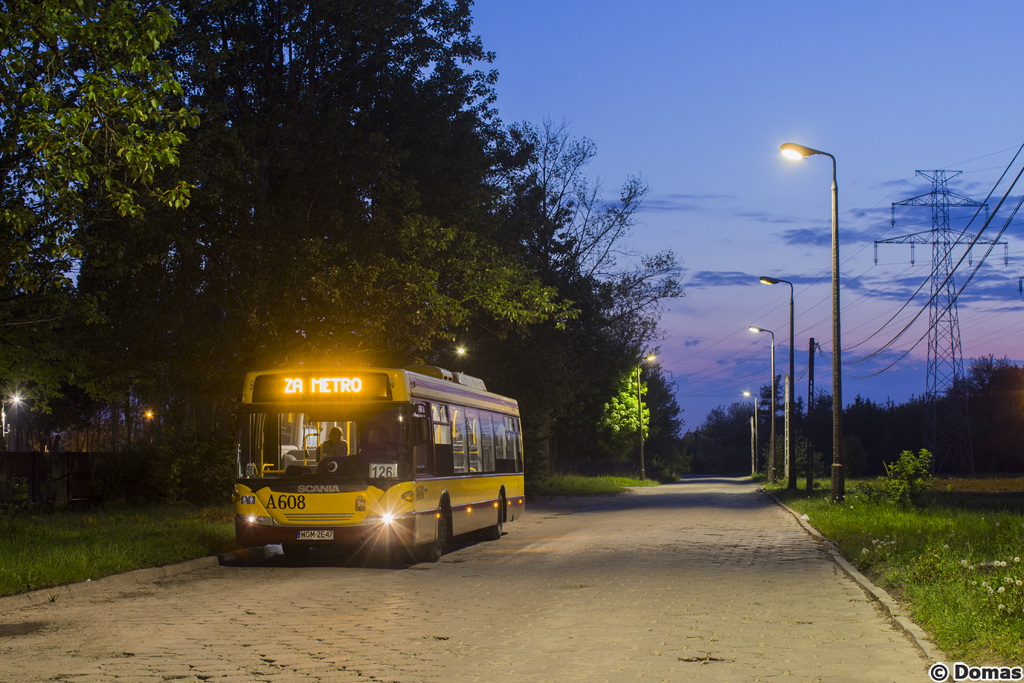 A608
Scania wieczorowÄ porÄ na Dudziarskiej.
Słowa kluczowe: Trylinka