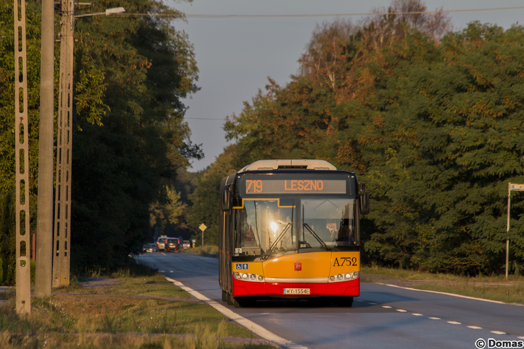 A752
Solaris w promieniach zachodzÄcego sĹoĹca zbliĹźa siÄ do przystanku ZaborĂłwek-WieĹ.
Słowa kluczowe: MOBSU18