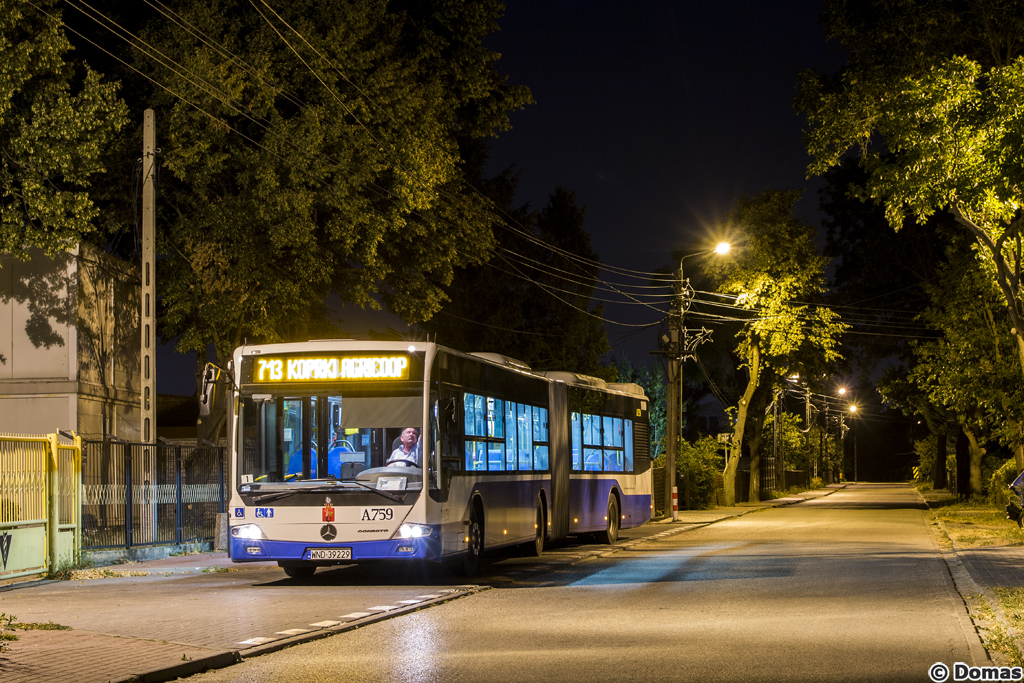 A759
Krakowskie Conecto po wykonaniu przedostatniego kursu z Warszawy do Koprek tego dnia chwilÄ odpoczywa przed powrotem na Cmentarz Wolski.
