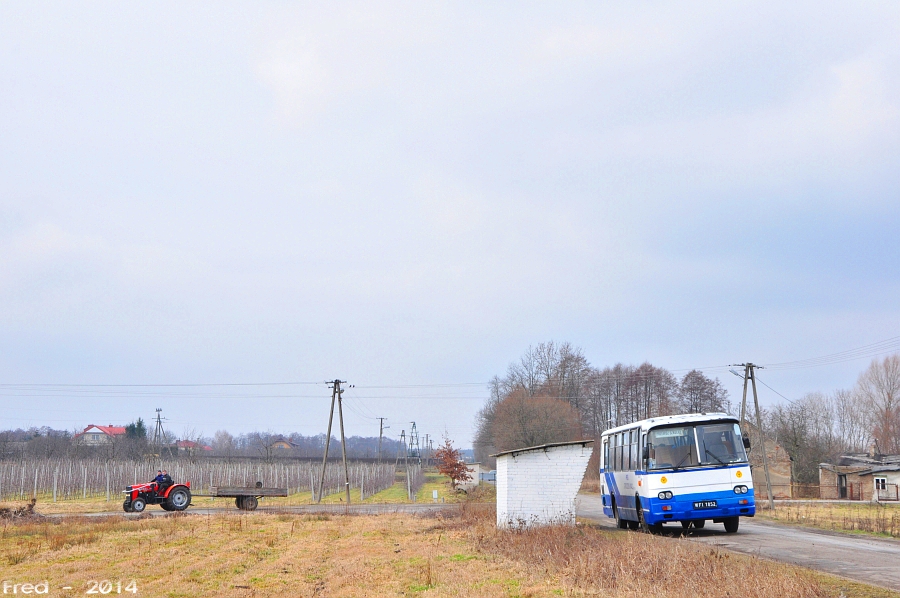 60020
Jak na prawdziwÄ wieĹ przystaĹo nadszedĹ upragniony moment kiedy dotarĹ wreszcie PKS tym jedynym kursem na dzieĹ. Na takich wsiach widok przejeĹźdĹźajÄcego ciÄgnika jest czÄstszy od autobusu.
Słowa kluczowe: KH9PWR