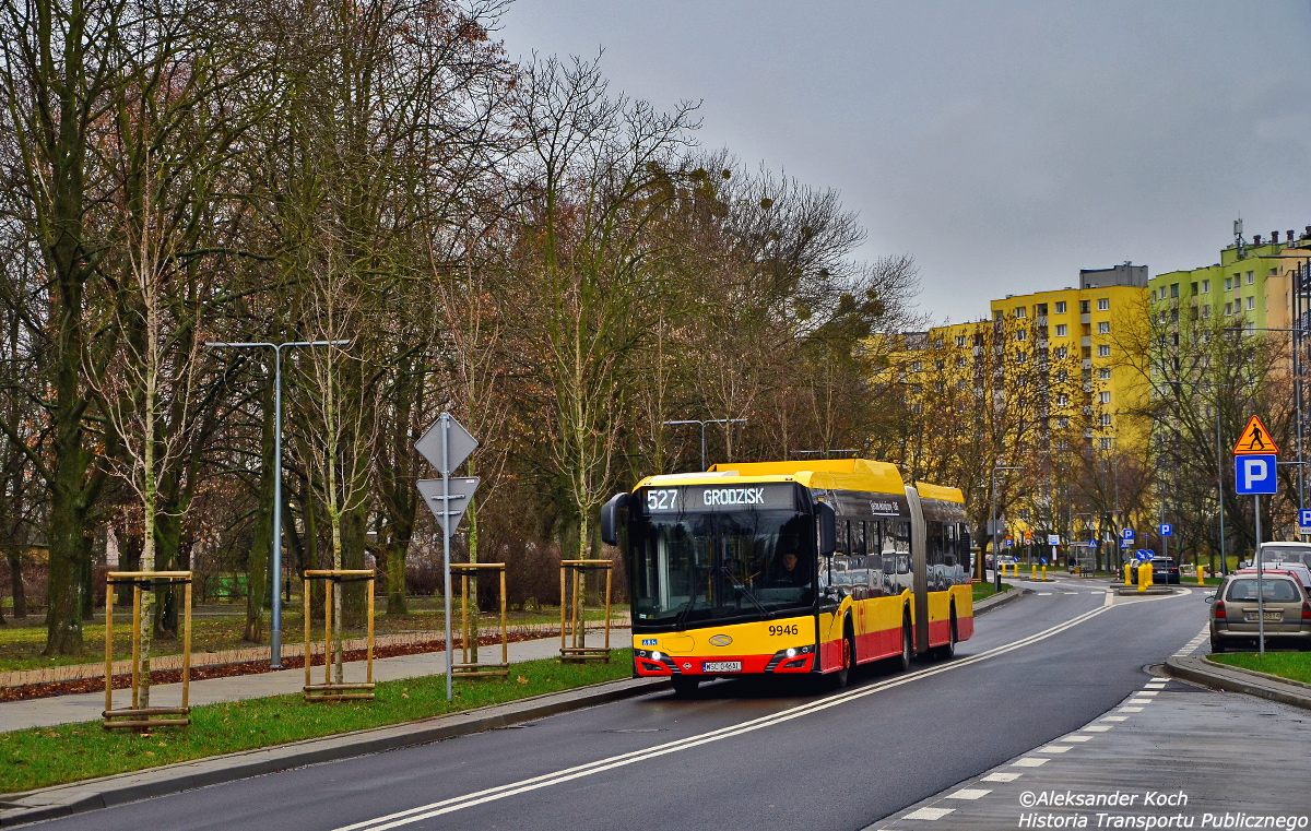9946
Gazowiec z Arrivy przemierza pĂłĹnocny odcinek obwodnicy osiedla TargĂłwek.
