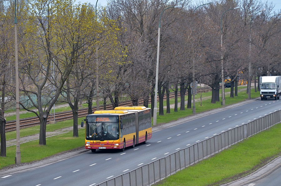 A209
Lion's wyjeĹźdĹźa z bazy na popoĹudniowy dodatek.
Słowa kluczowe: ITSNG363
