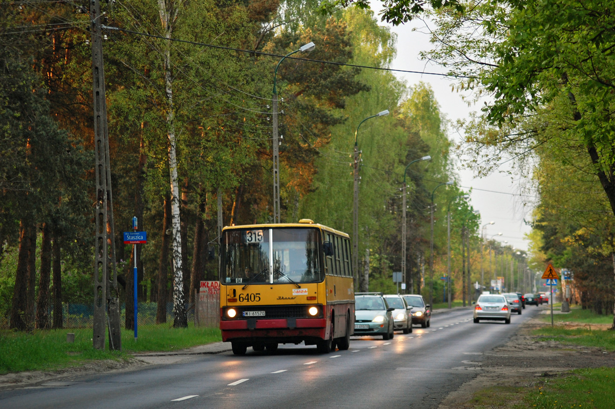 6405
CzÄsto wtedy wybieraĹem siÄ na foty na 315. Zawsze trafiĹo siÄ ktĂłregoĹ z ostatnich lewarkĂłw z R10. JeĹşdziĹy wtedy 1209, 1243, 1246, 1249.
