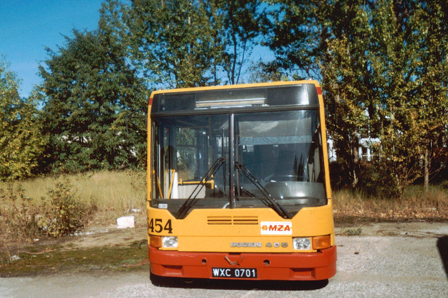 6454
Ikarus 405, ktĂłry obecnie dostaĹ nowe Ĺźycie 
Słowa kluczowe: IK405