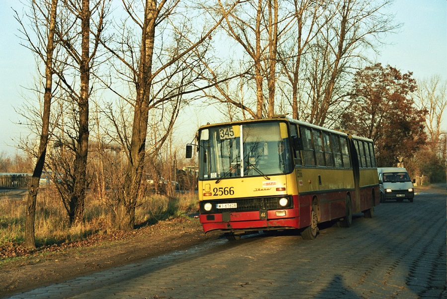 2566
Stare wydanie linii 345 na objeĹździe ul. Ĺodygowej.
Słowa kluczowe: IK280 Objazd