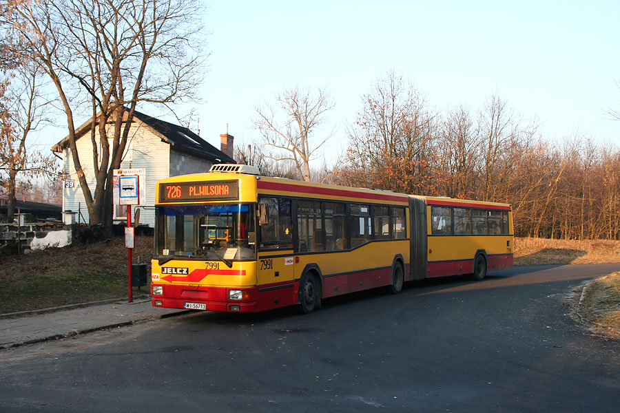 7991
Ostatni dzieĹ kursowania linii 726
Słowa kluczowe: M181