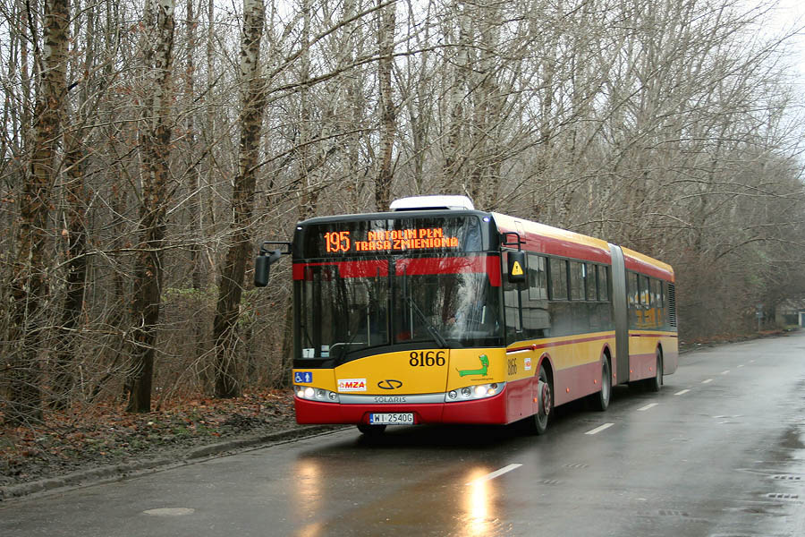 8166
Linia 195 jeszcze na starej trasie
