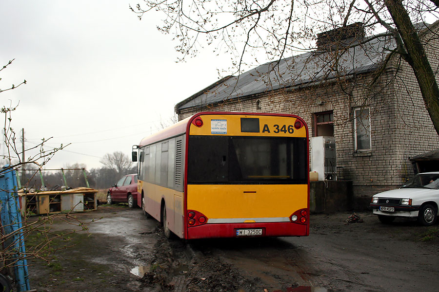 A346
Prywatne podwĂłrko gdzieĹ w okolicach pÄtli KÄpa Zawadowska
Słowa kluczowe: MOBURBINETTO