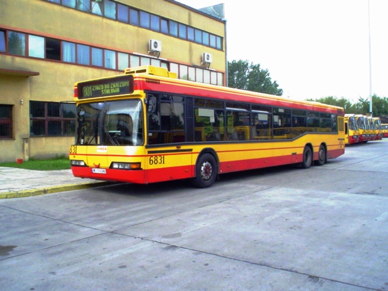 6831
W oczekiwaniu na popoĹudniowÄ czÄĹÄ dodatku linii 801.
Słowa kluczowe: N4020