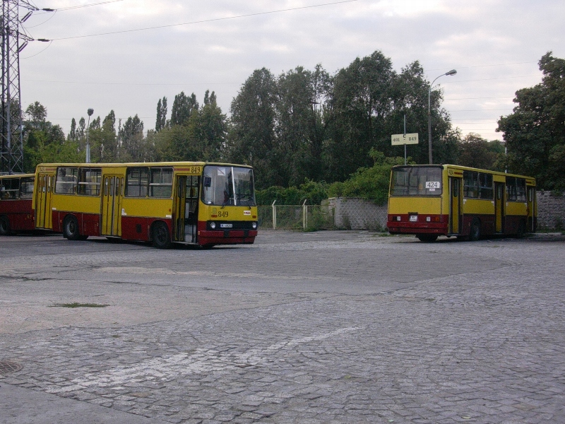 849, 424
ObstawiajÄce noce i "extrĂłwki" trupki.
Słowa kluczowe: IK260