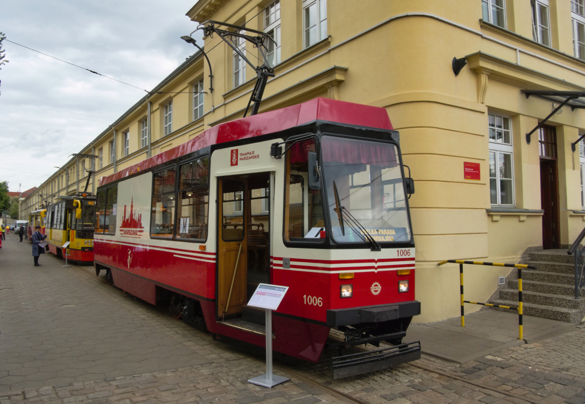 1006
Wagon promocyjny w nowym malowaniu.
Słowa kluczowe: NM2022