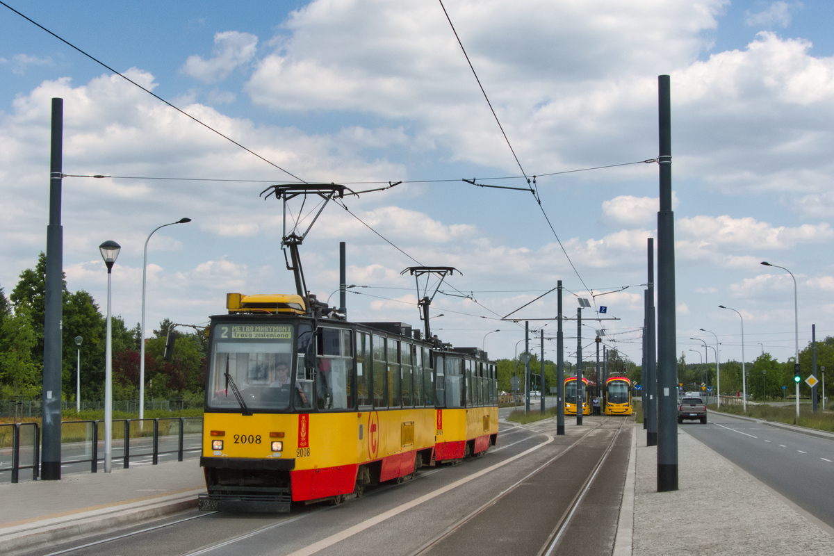2008+2009
Wczorajsza spora ciekawostka, czyli wolski skĹad 2008+2009, ktĂłry wczoraj niespodziewanie pojawiĹ siÄ na linii 2 (zostaĹ przeniesiony z 13, razem z wagonami 3014, 3029 i 3030).
