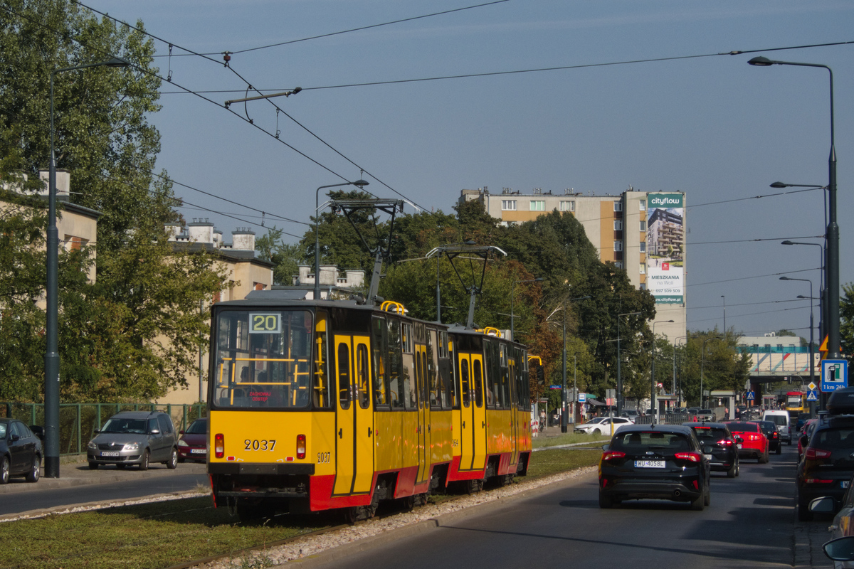 2064+2037
Nowy skĹad 2064+2037.
