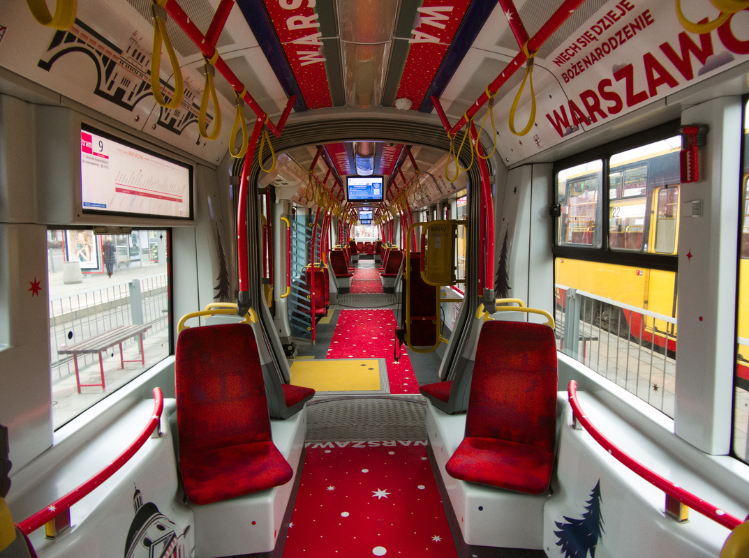 3148
WnÄtrze tramwaju ĹwiÄtecznego.
Słowa kluczowe: wnÄtrze