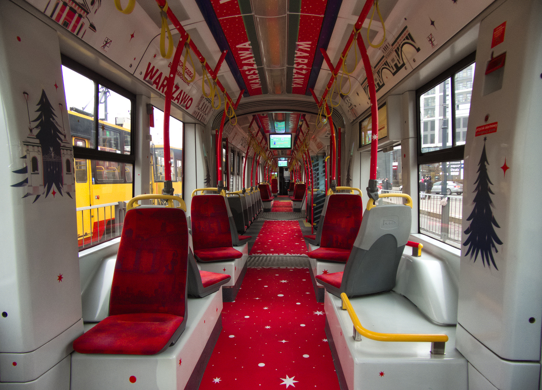 3148
WnÄtrze tramwaju ĹwiÄtecznego.
Słowa kluczowe: wnÄtrze