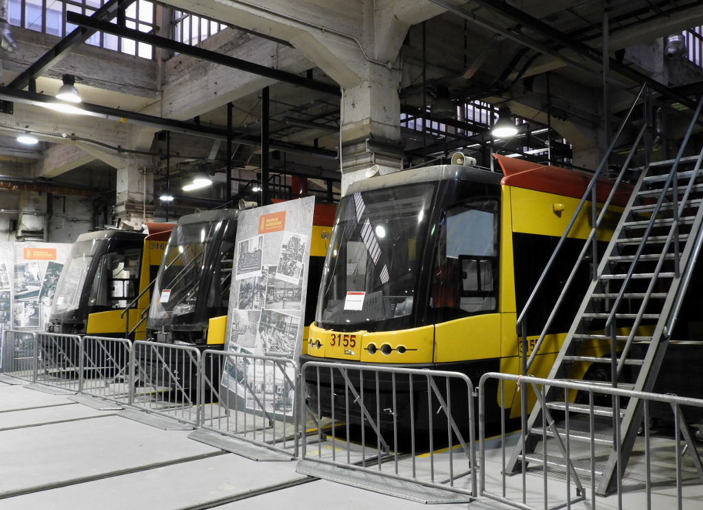 3155, 3162, 3165
Swingi w trakcie NG. Od prawej: 3155, 3162, 3165.
Słowa kluczowe: NM2019