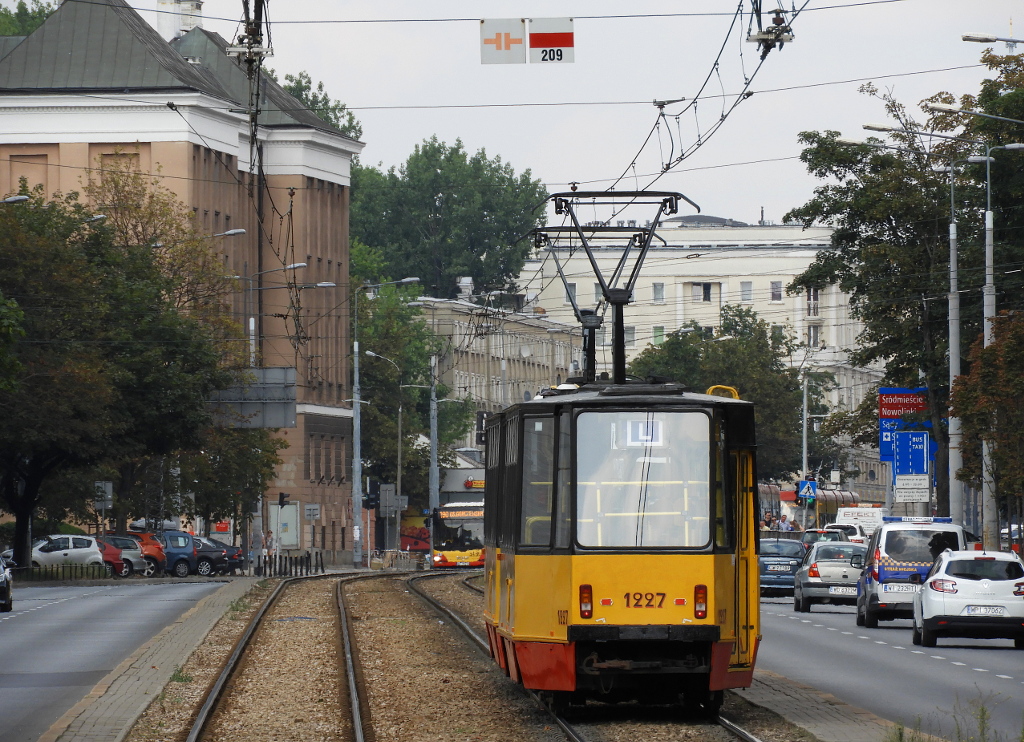 1228+1227
Słowa kluczowe: NaukaJazdy