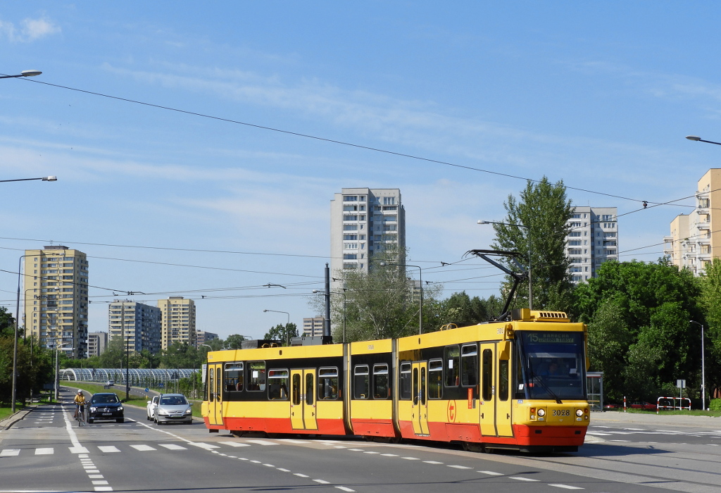 3028
W związku z wypadkiem na stacji metra Dworzec Gdański, na linię 15 zostały wysłane dodatkowe brygady w postaci trzech wagonów 116Na/1 zdjętych z linii 25.
Słowa kluczowe: Dziwadło