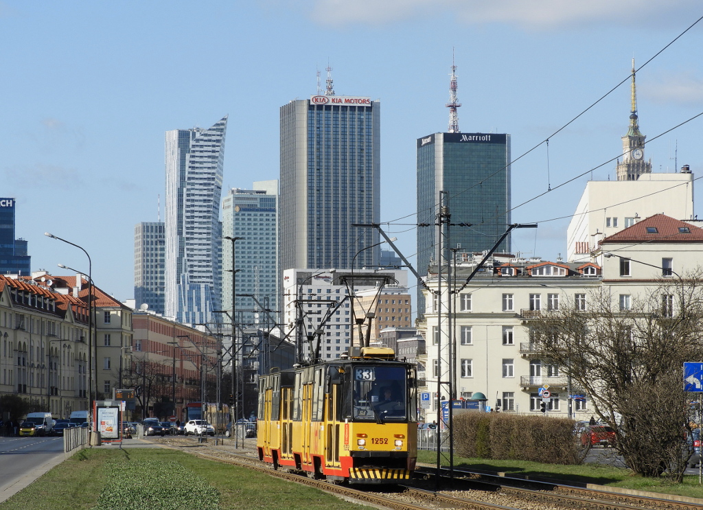 1252+1251
Słowa kluczowe: Skyline