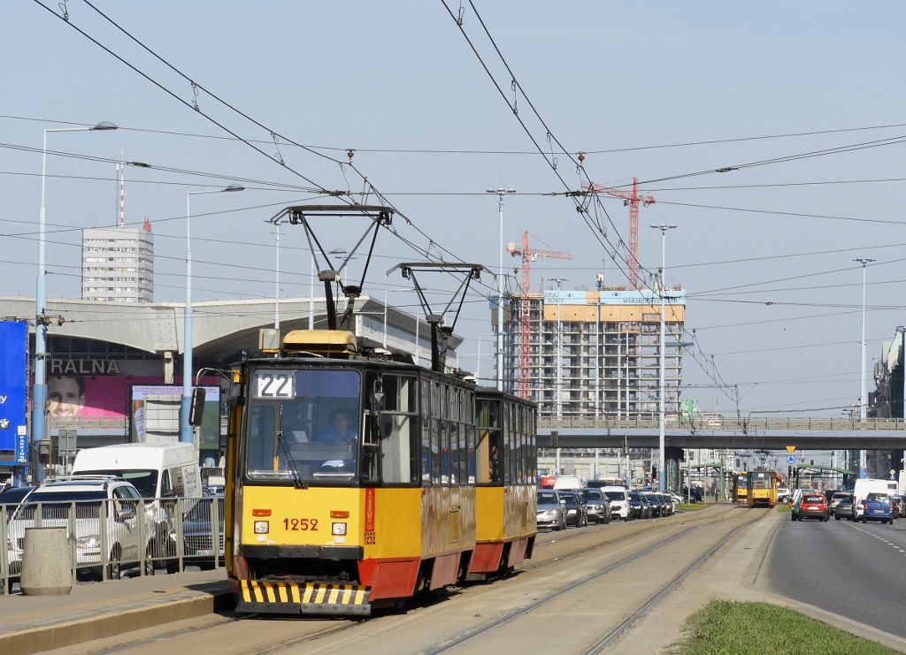 1252+1251
W ostatnim czasie skĹad 1252+1251 praktycznie codziennie jeĹşdzi na linii 22.
