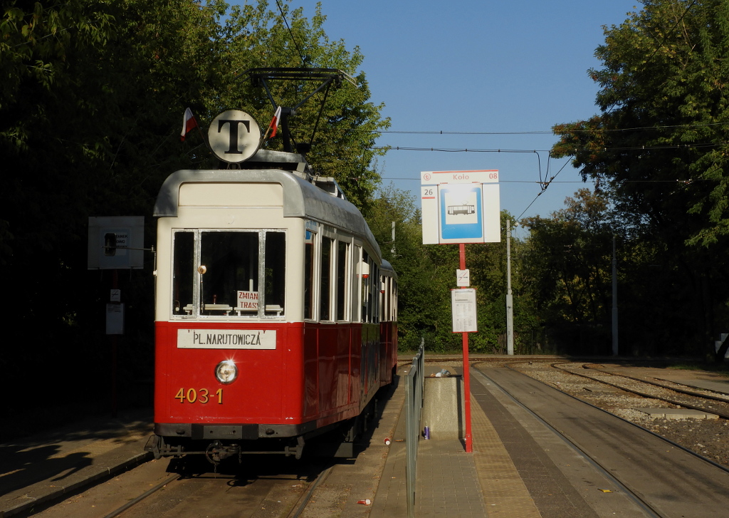 403-1+1811
Wczoraj Tetka pojawiĹa siÄ w tym miejscu chyba pierwszy raz w historii. Wszystko to z powodu wypadku na skrzyĹźowaniu al. SolidarnoĹci z OkopowÄ.
Słowa kluczowe: Objazd